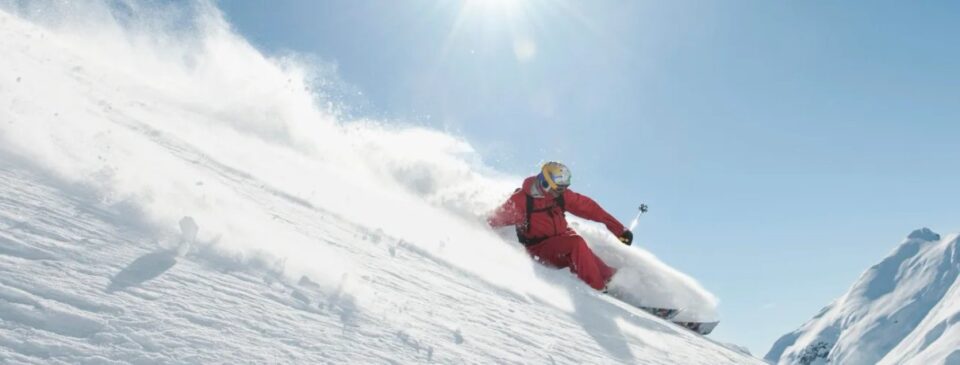 Sciatori sulle piste con AXA Assistance