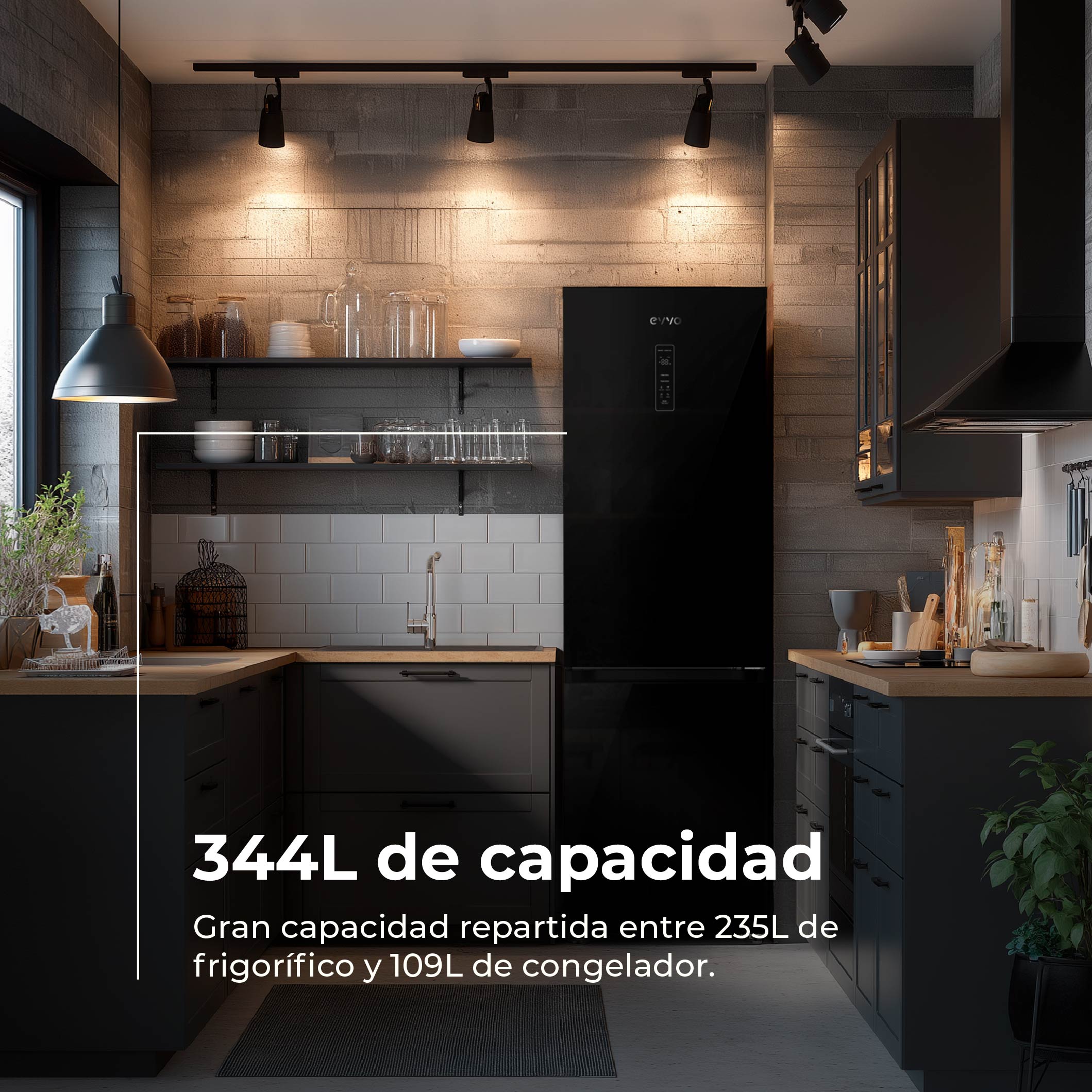 Frigorífico negro EVVO en una cocina