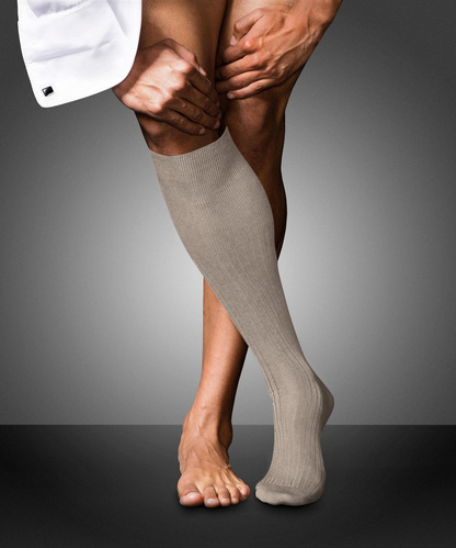 FALKE No. 10 Pure Fil d’Ecosse Men Knee High Socks in der Produktansicht