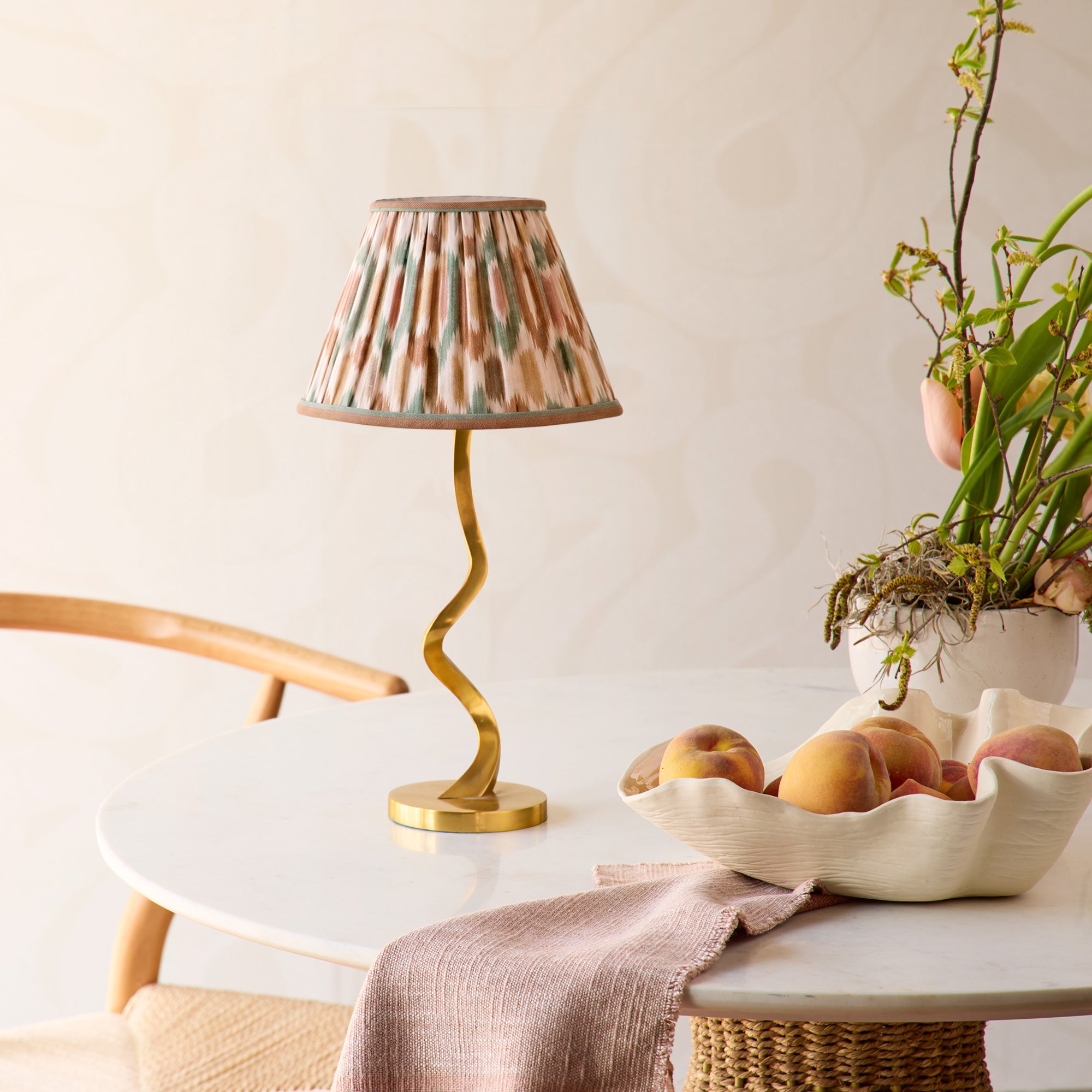 Pooky Dorothy cordless table lamp in brass