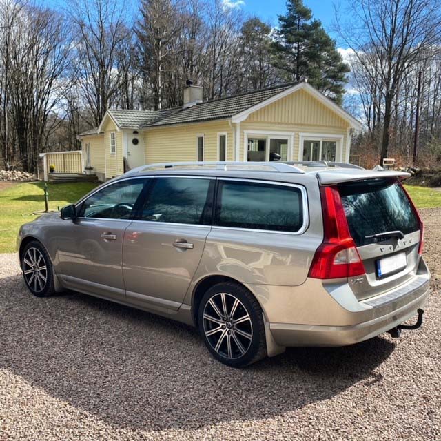 Volvo mit passgenauem Solarplexius Sonnenschutz