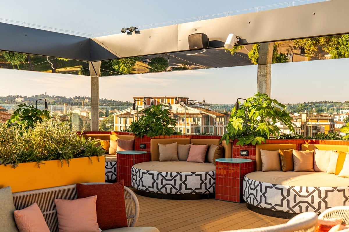 Rooftop-Lounge-Terrasse von The Social Hub Florence Belfiore