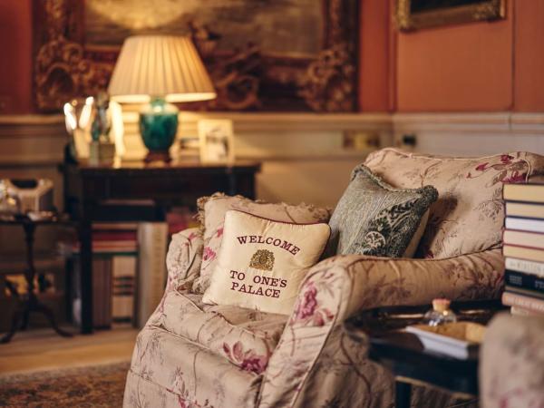 Family Treasures Collection display at Blenheim Palace