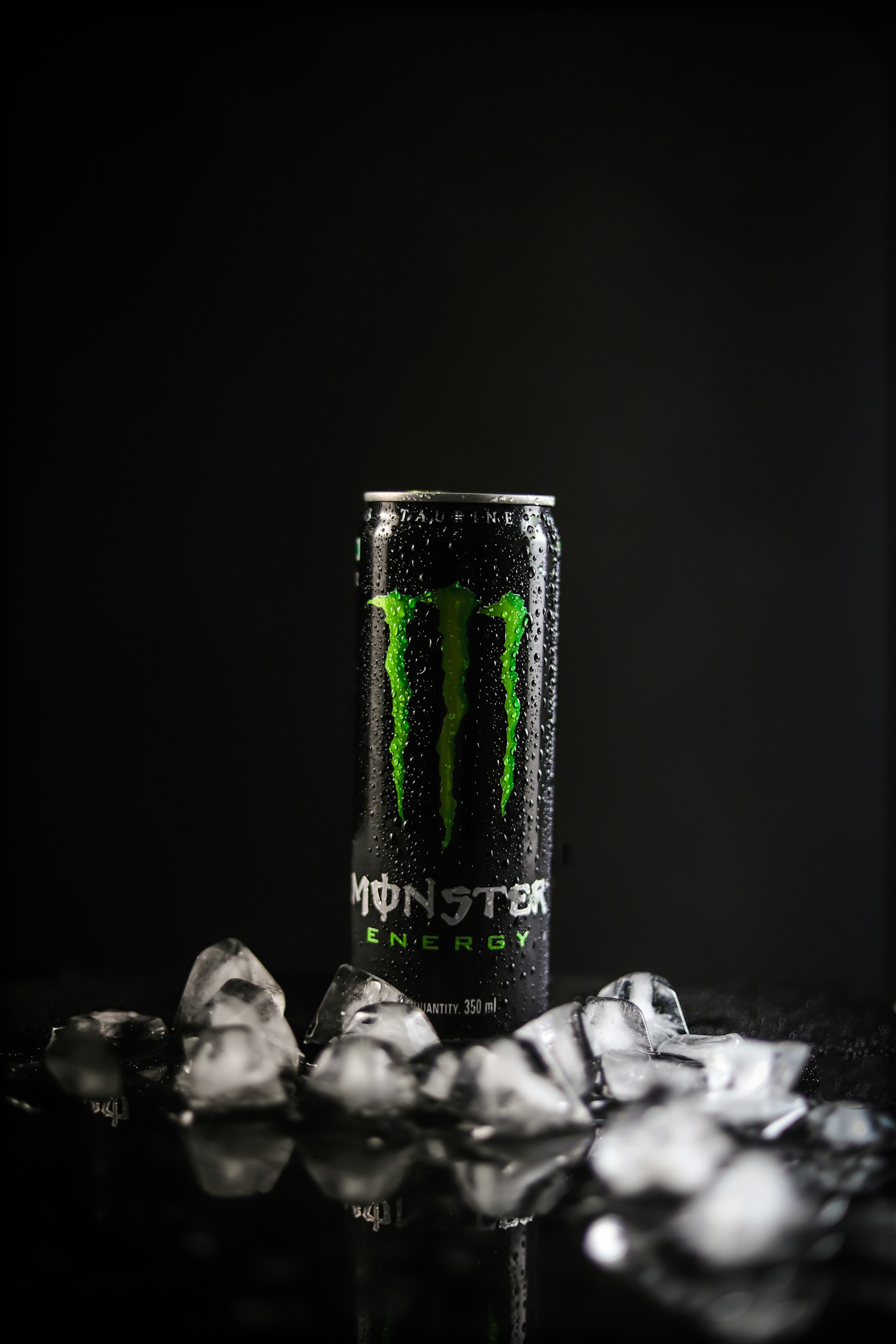 Einzelne Getränkedose als Beispiel für einen Energy-Drink
