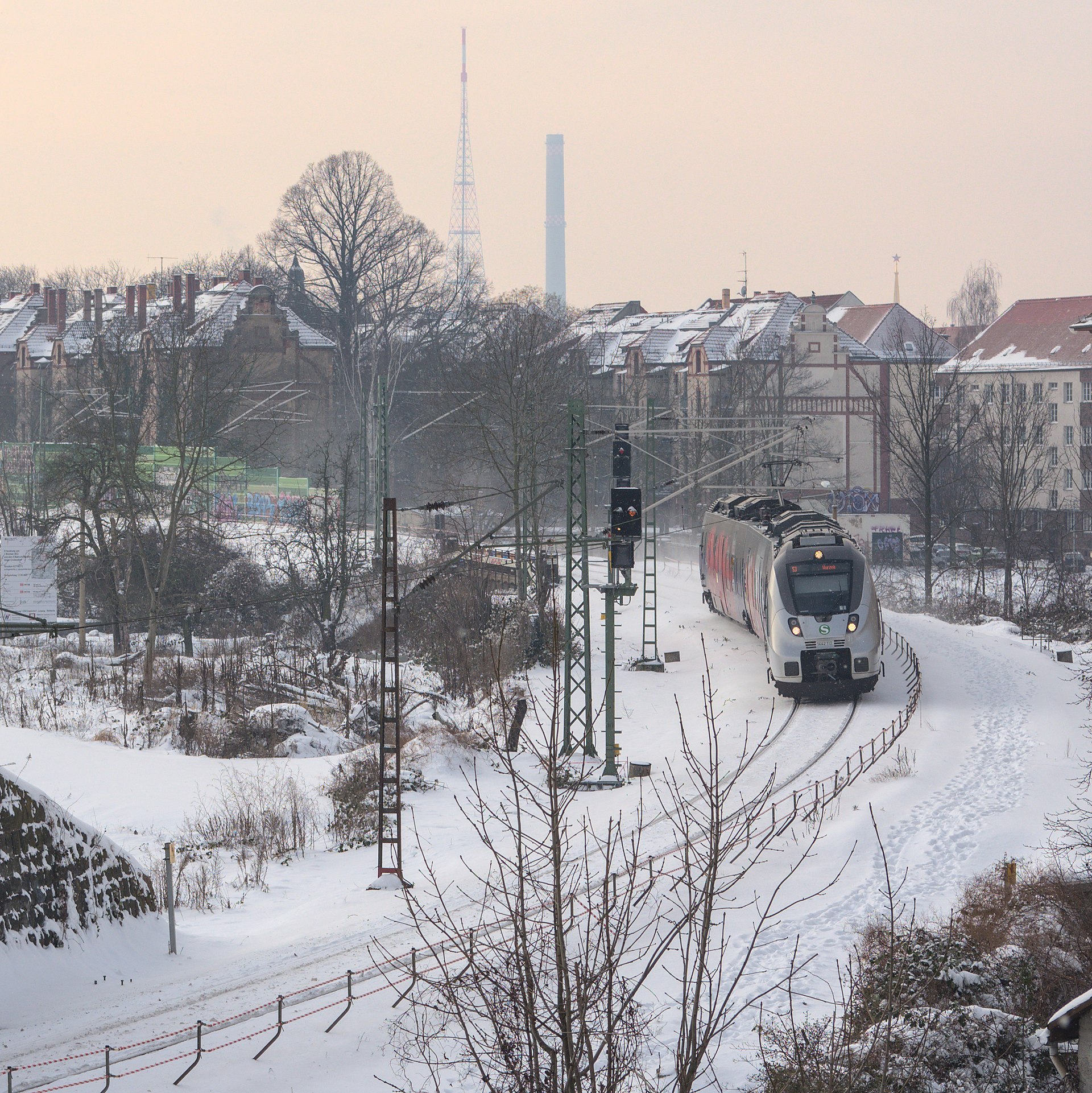 S-Bahn unterwegs auf einer deutschen Strecke