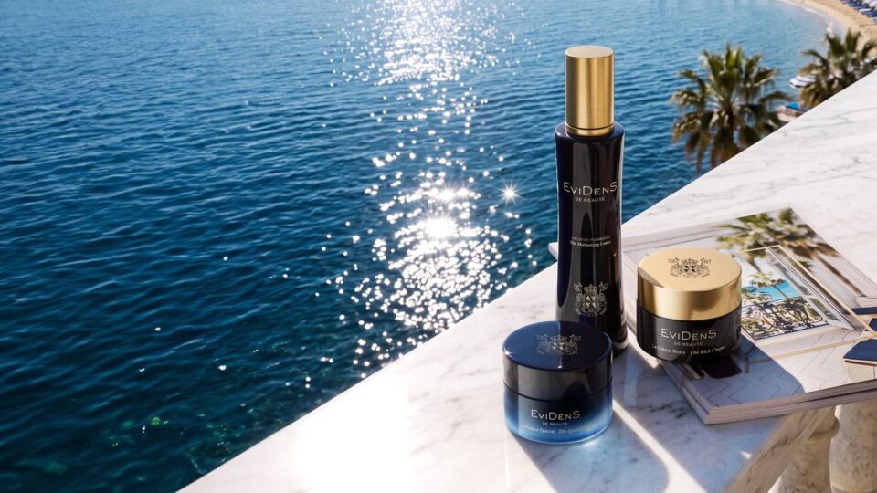 EviDenS de Beauté coastal skincare campaign scene