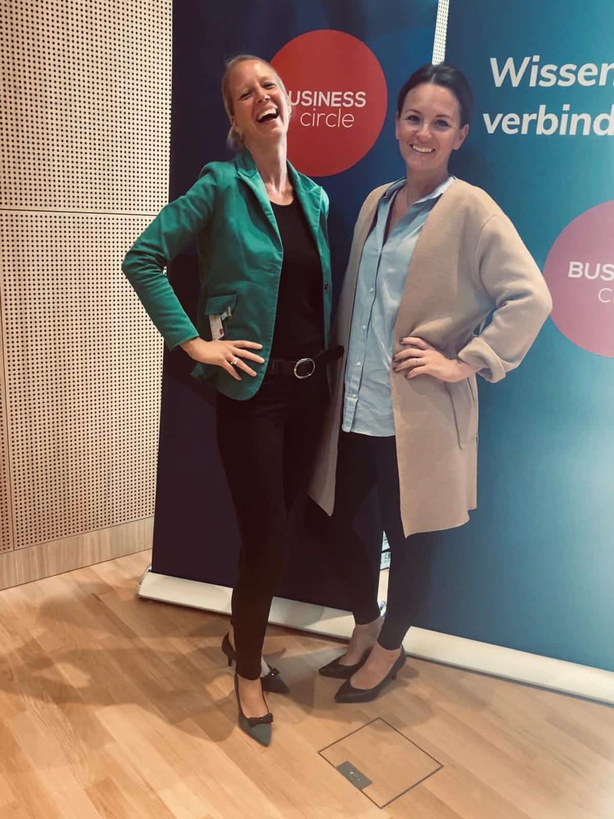 Menschen beim Austausch auf einer HR-Veranstaltung