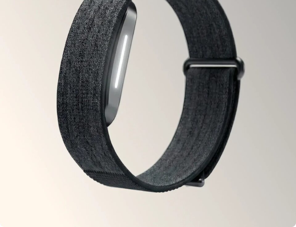 Studio-Produktdarstellung des Hume Band 2.0