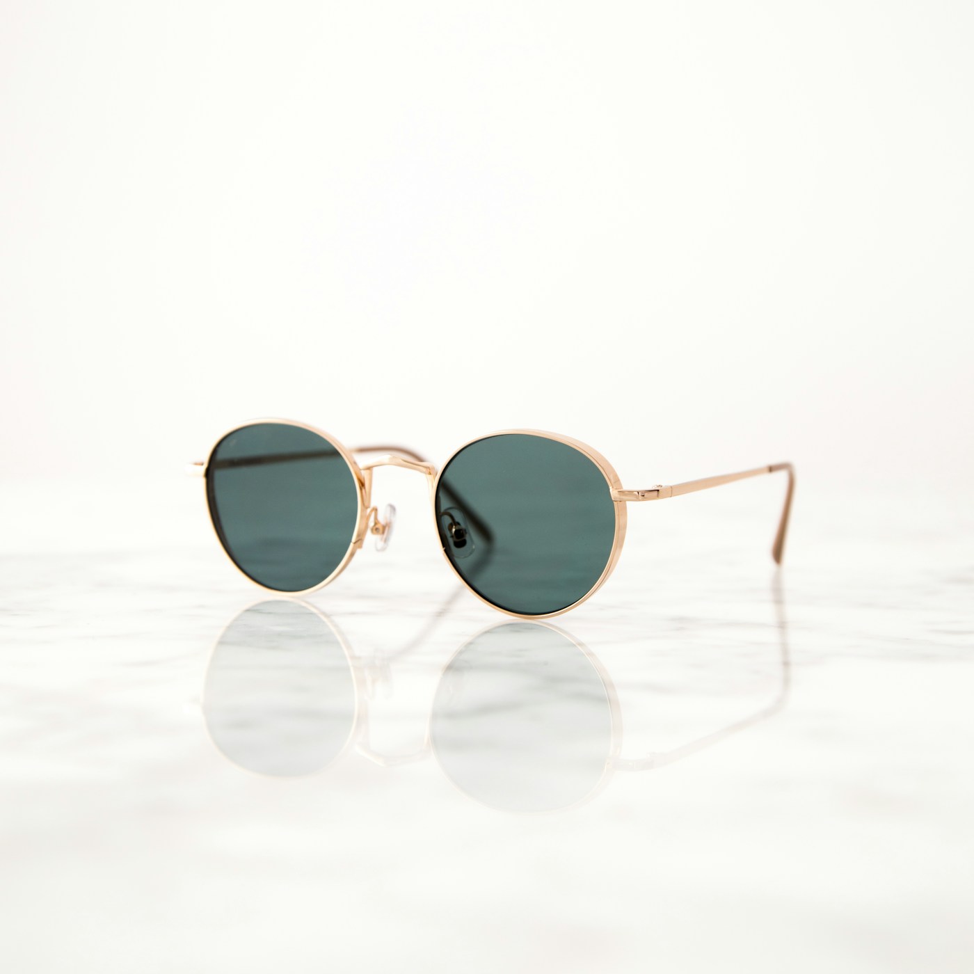 Tortoiseshell sunglasses as a seasonal fashion accessory