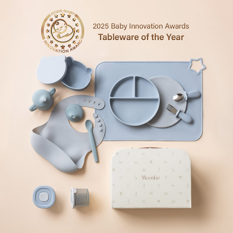 Moonkie First Bites Gift Set with baby feeding pieces