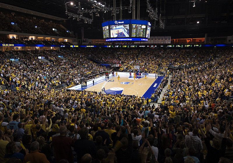 Crowd atmosphere around a basketball game