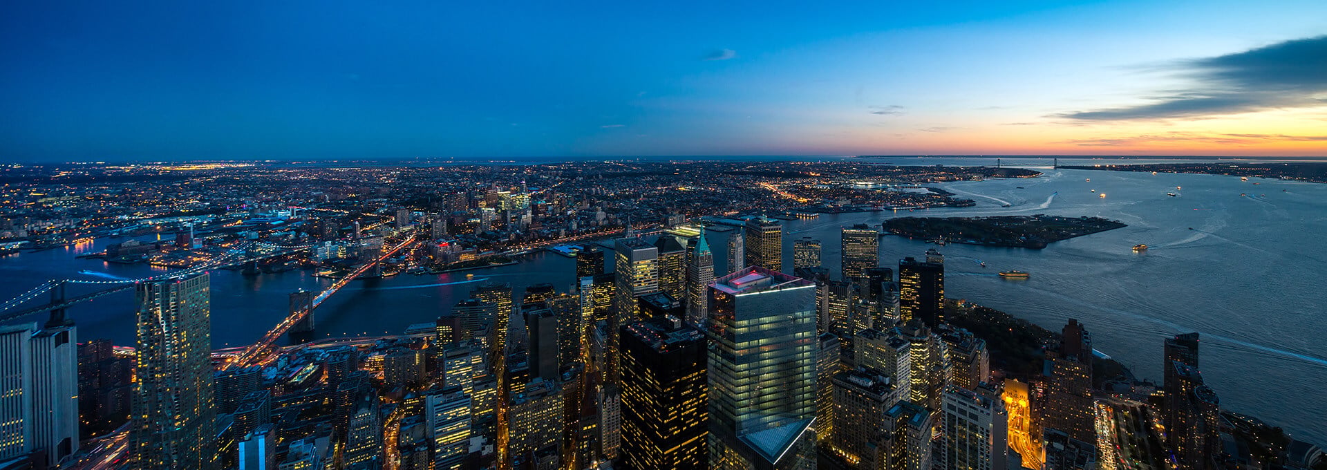 South-facing New York skyline view from One World Observatory