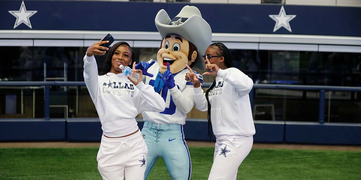 Fans enjoying Rally Days at AT&T Stadium