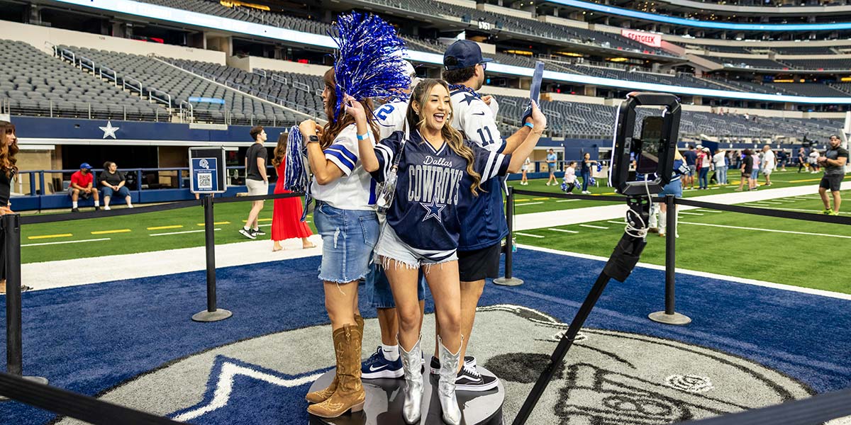 Fans during a Rally Day visit at AT&T Stadium