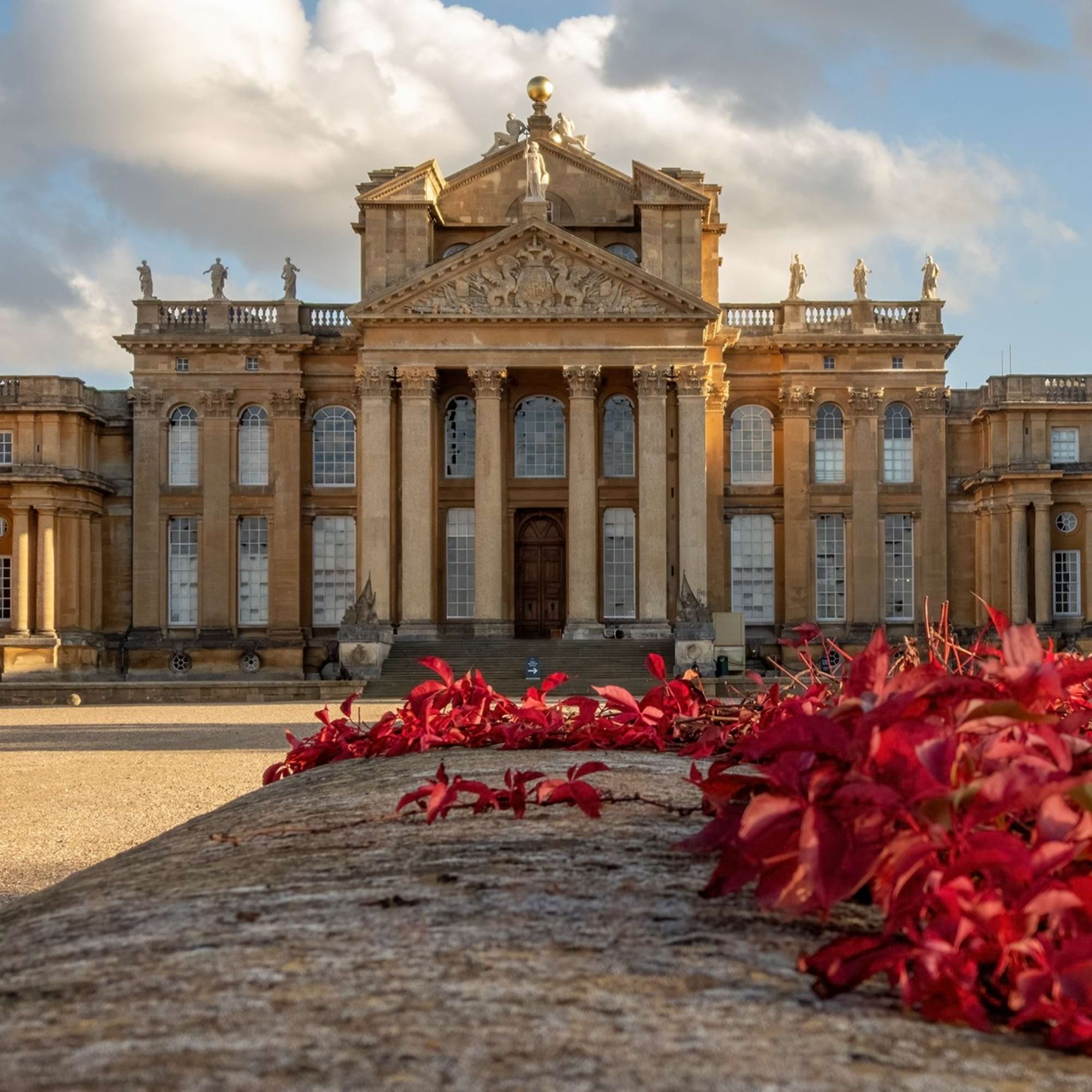 Autumn colour across the Blenheim Palace grounds
