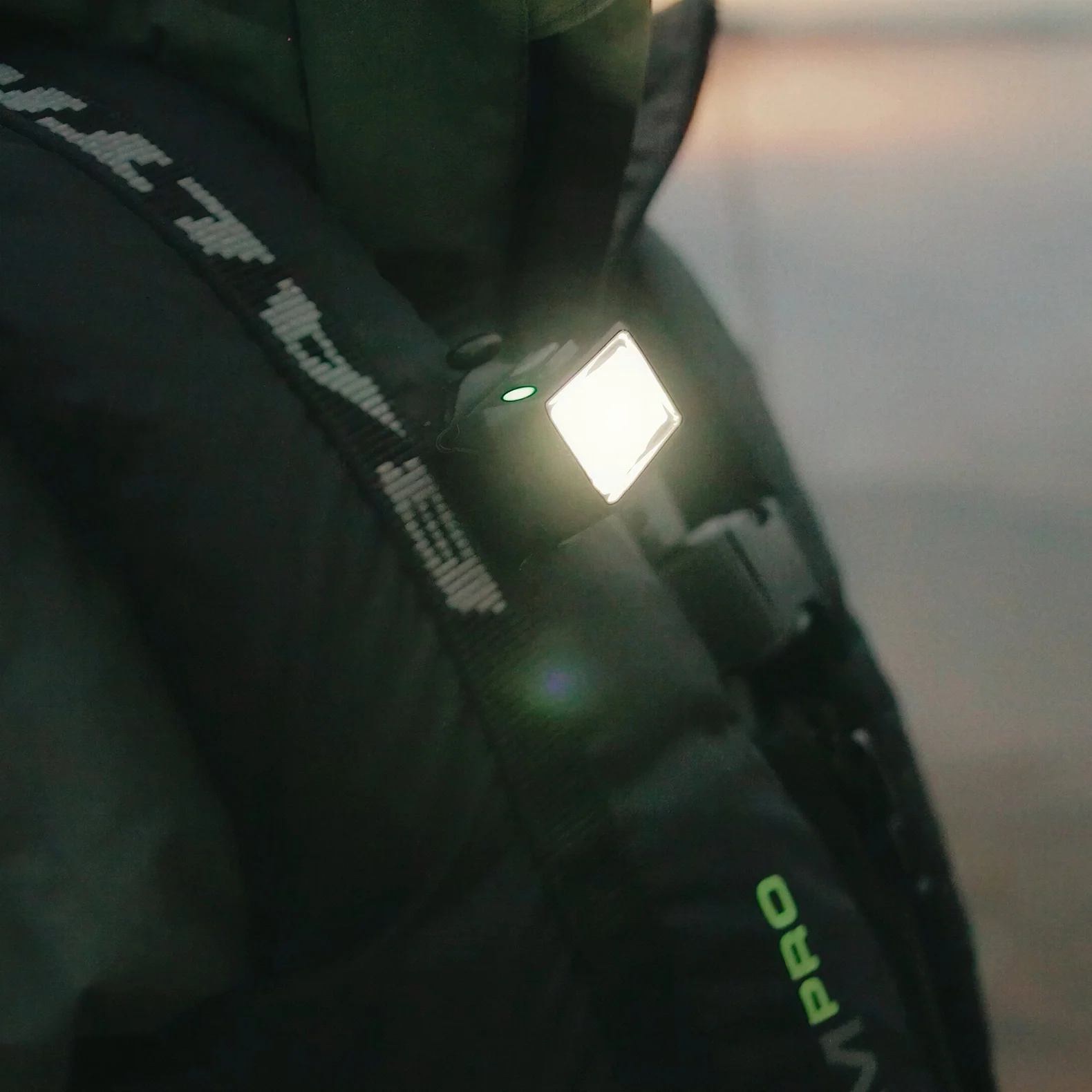 NEO1R and MEOLINQ attachment used on fabric while fishing