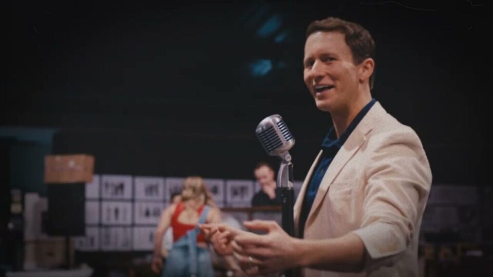 Performers on the Sinatra the Musical stage
